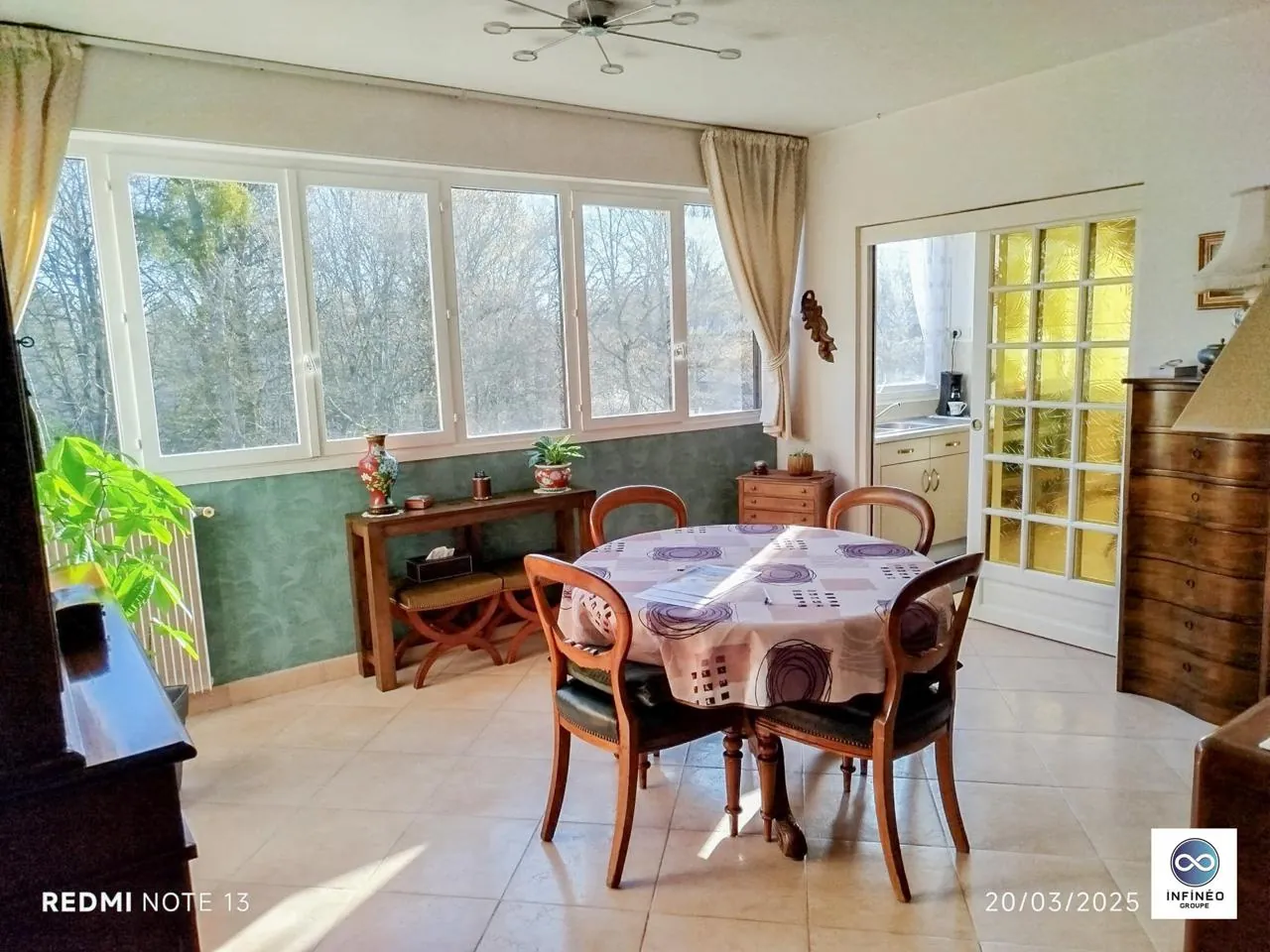 Grand appartement 4 pièces de 129 m² avec parking à Vaux-le-Penil 