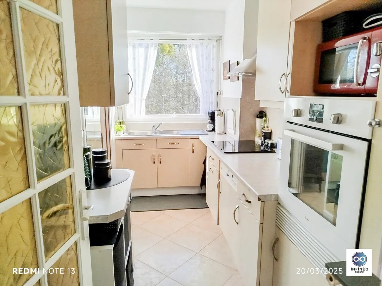 Grand appartement 4 pièces de 129 m² avec parking à Vaux-le-Penil 