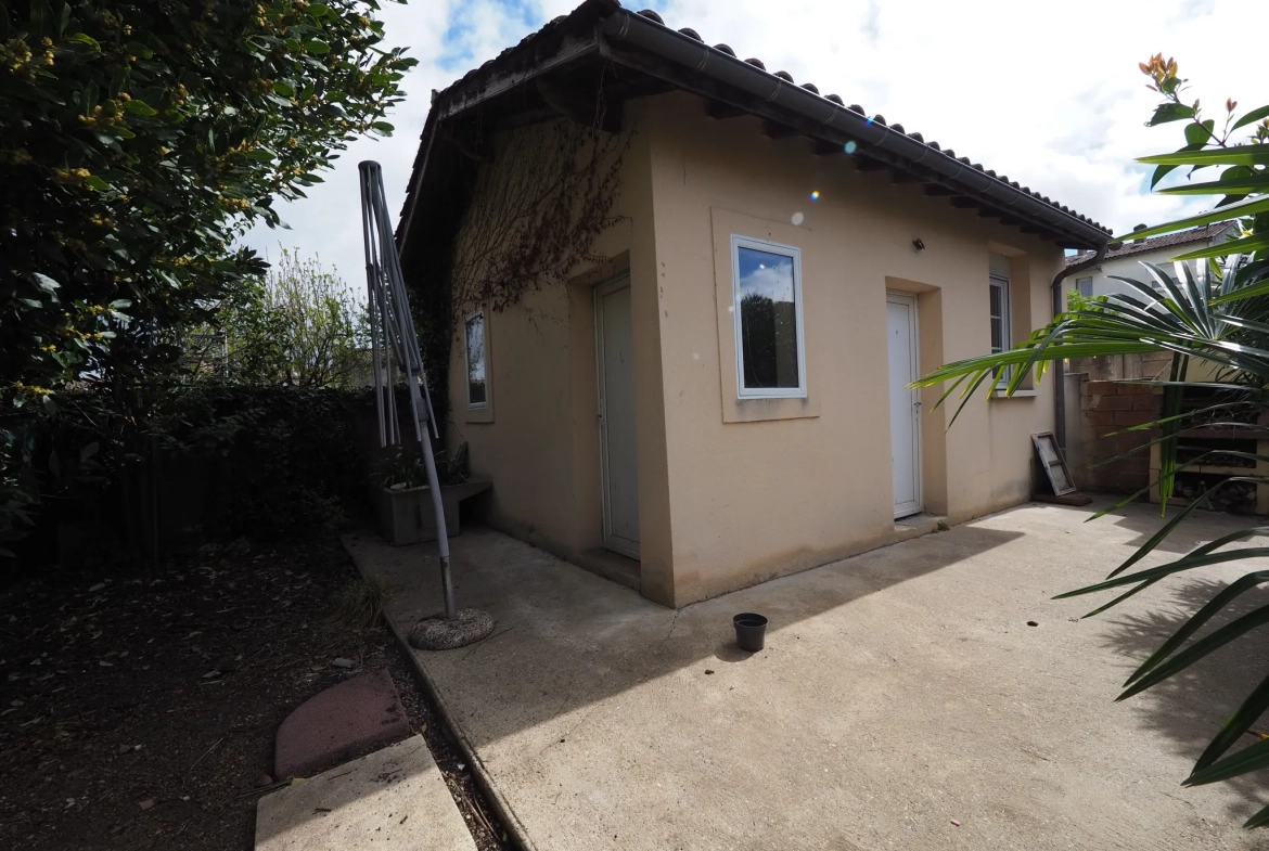 Maison à rénover de 90 m2 avec jardin à Marmande proche centre 