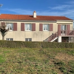 Maison lumineuse avec jardin et sous-sol à Sainte Hermine