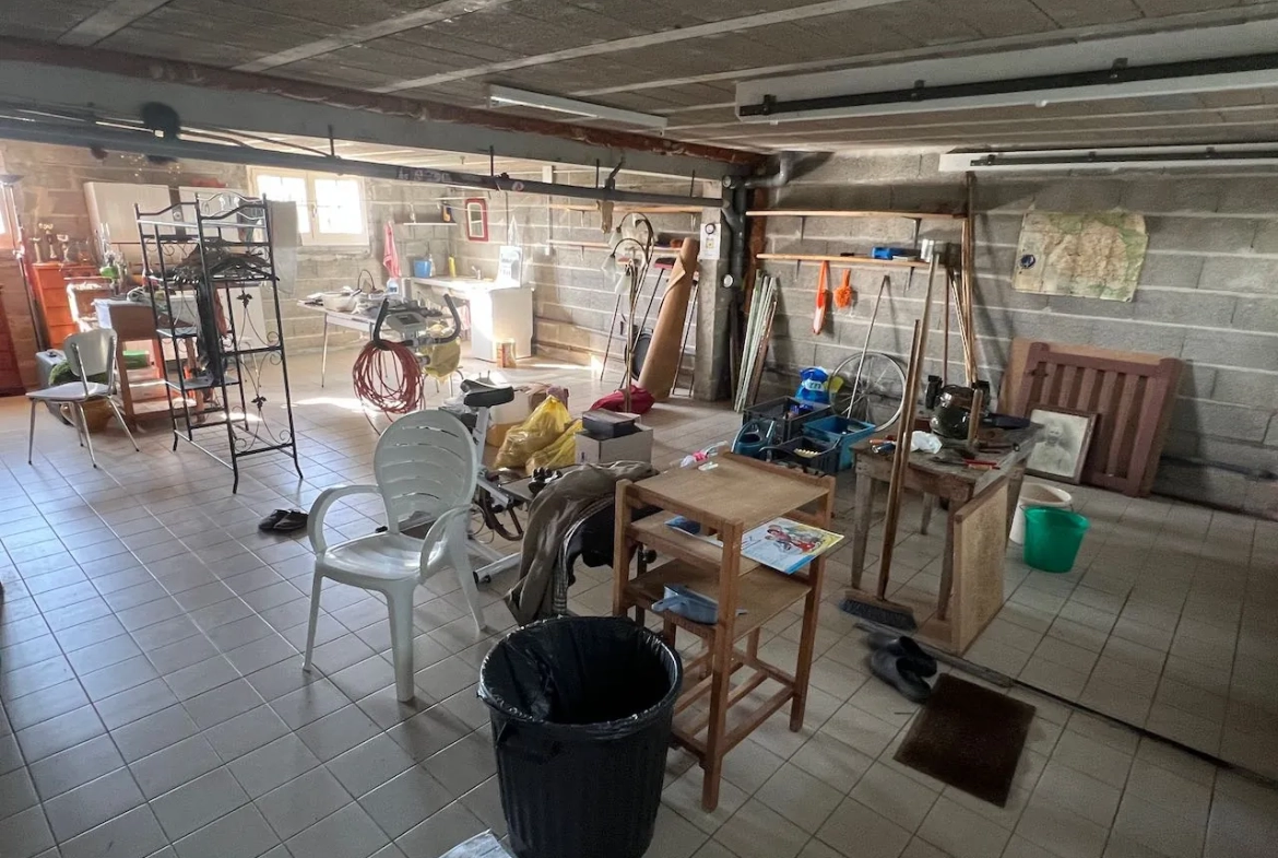 Maison à Sainte Hermine de 105 m² avec jardin, garage et terrasse 
