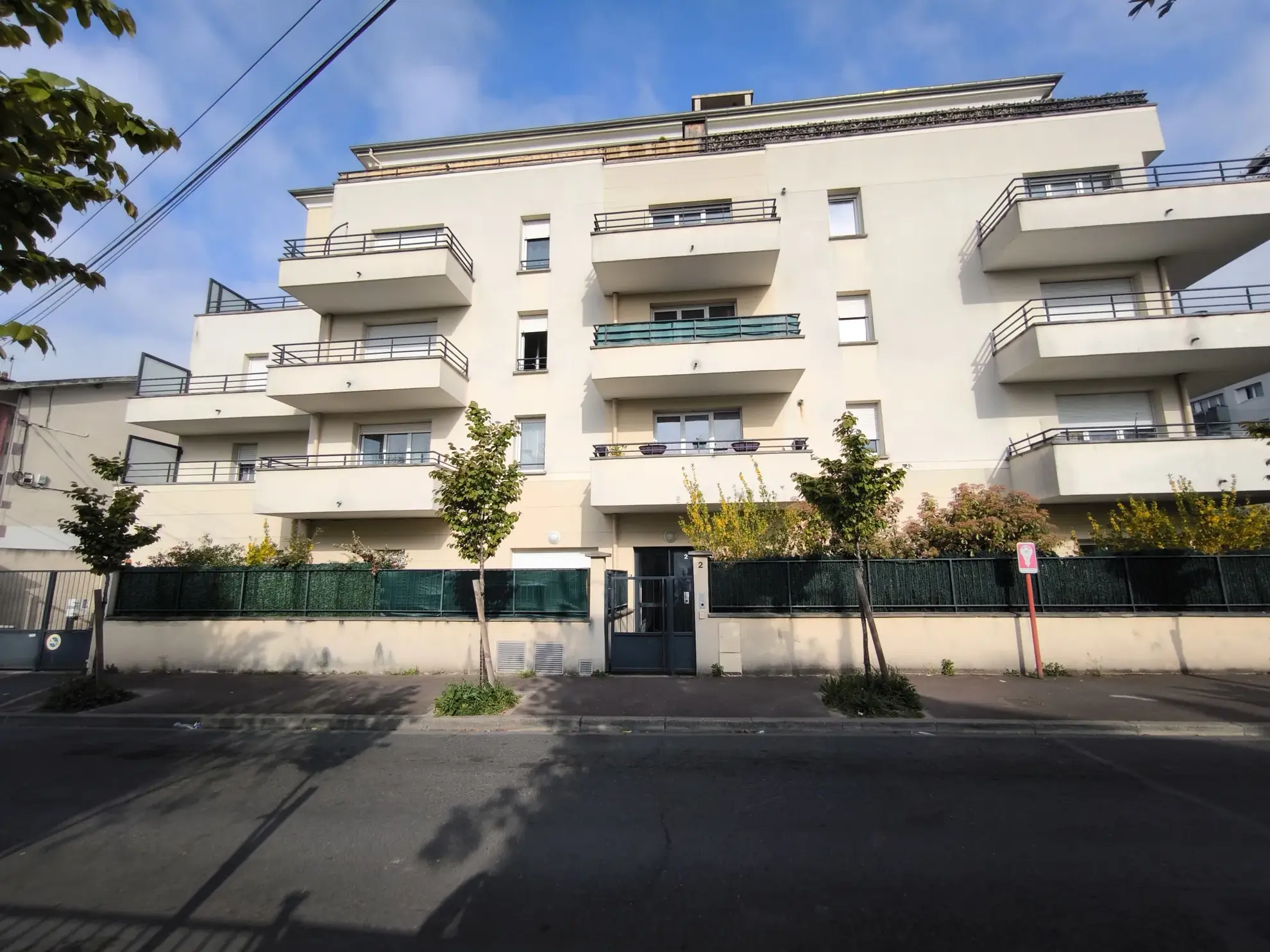 Appartement F3 avec balcon et parking à Drancy Centre-Ville 
