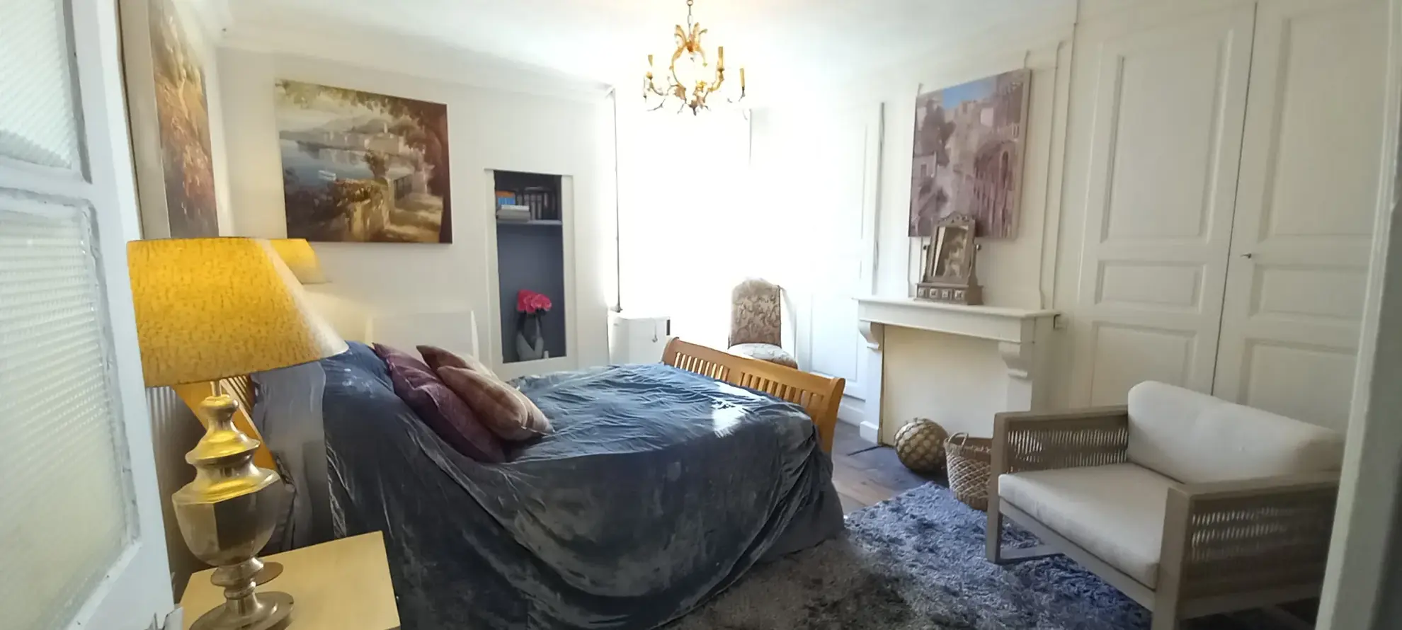 Maison de bourg lumineuse avec grand potentiel et jardin privé à Bourganeuf 