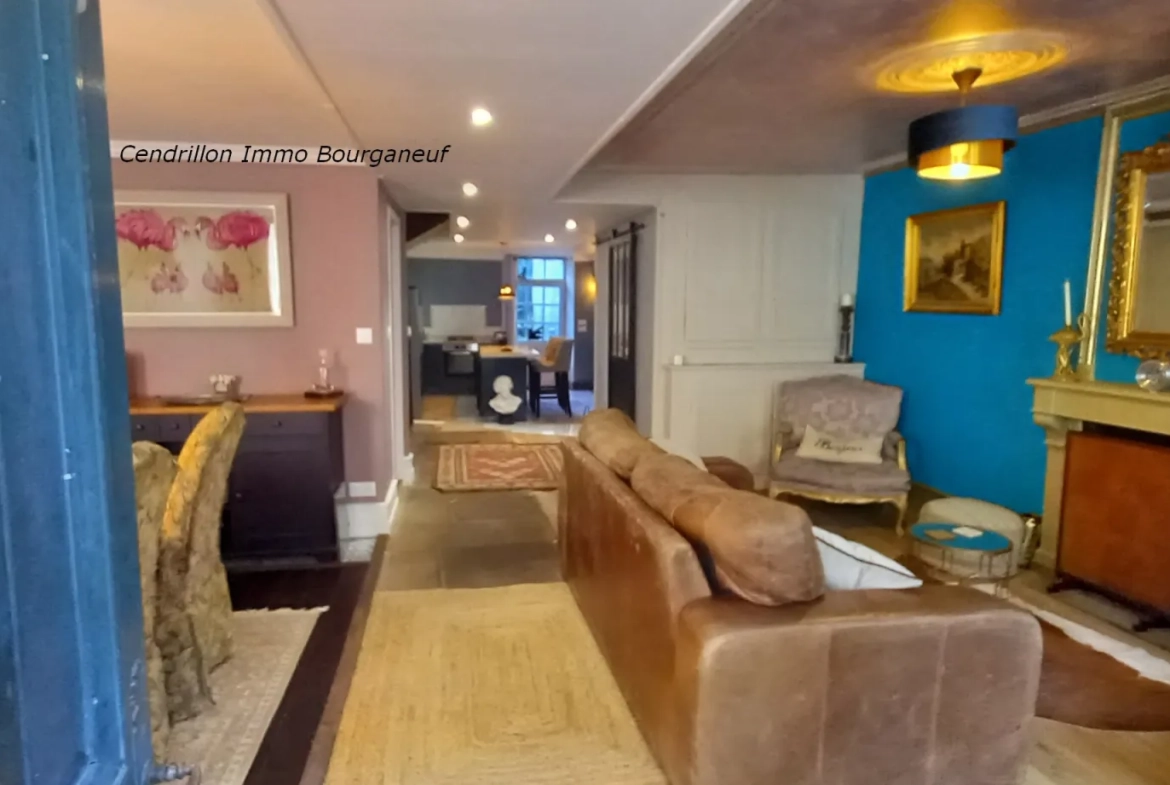 Maison de bourg lumineuse avec grand potentiel et jardin privé à Bourganeuf 