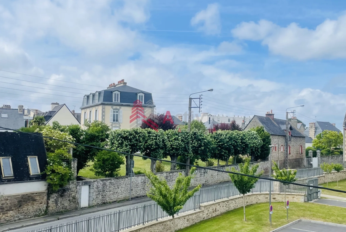 Appartement T2 à vendre à Plancoet avec balcon, cave et garage - résidence sécurisée 