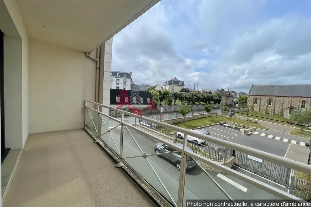 Appartement T2 à vendre à Plancoet avec balcon, cave et garage - résidence sécurisée 