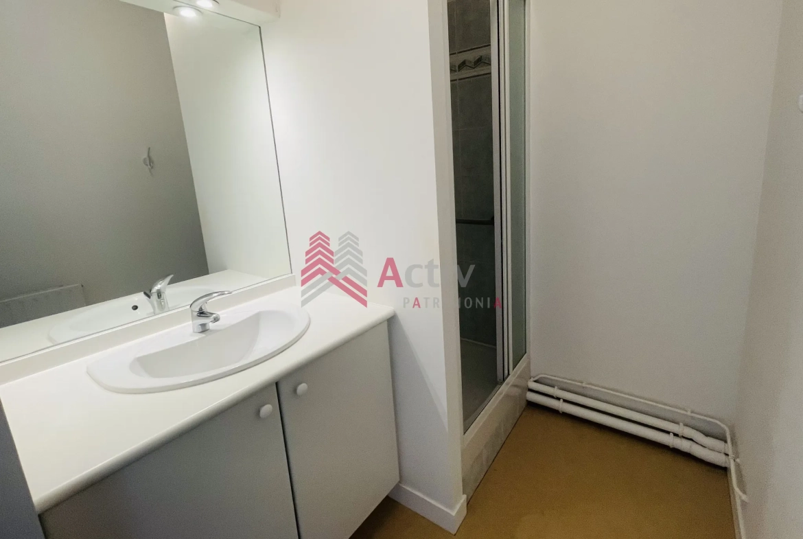 Appartement T2 à vendre à Plancoet avec balcon, cave et garage - résidence sécurisée 