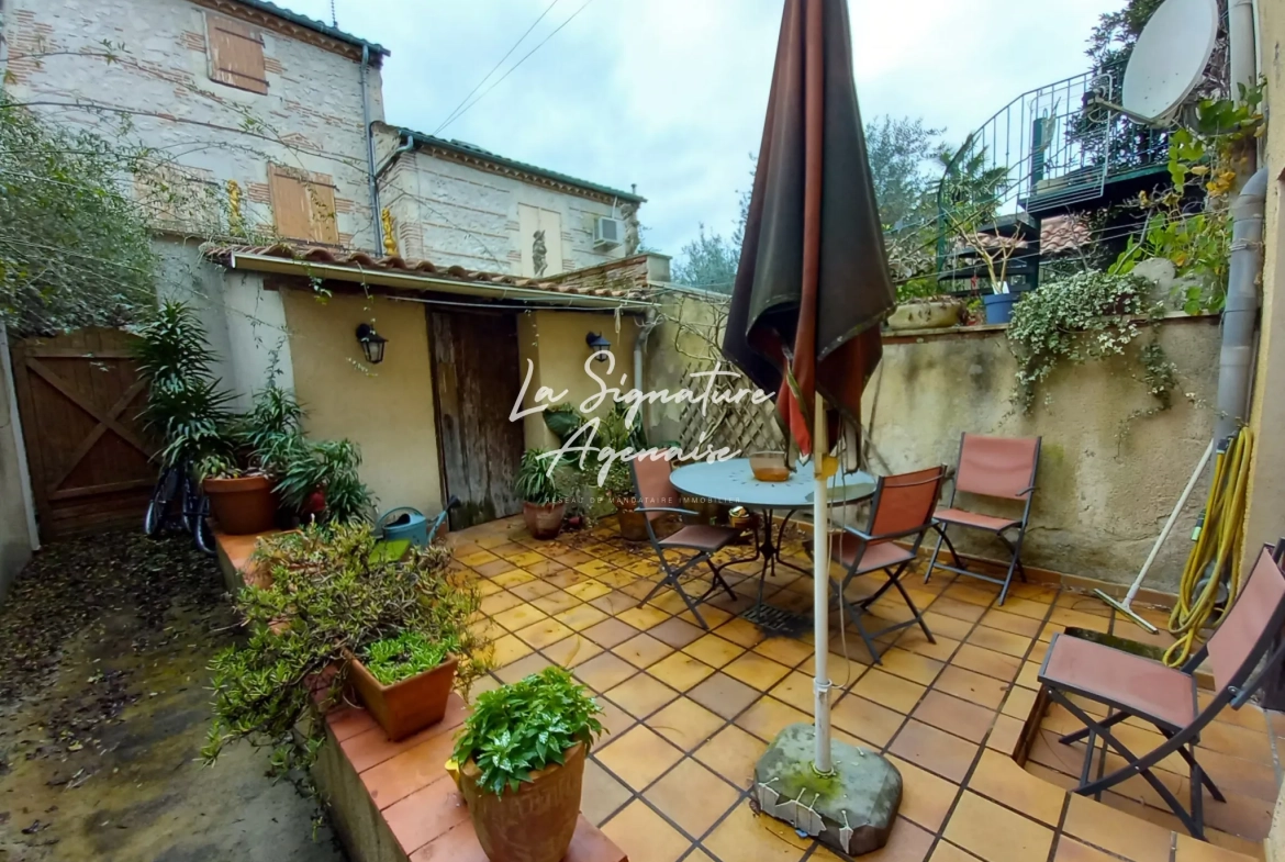 Maison de ville avec terrasse en centre-ville d'Agen à vendre 