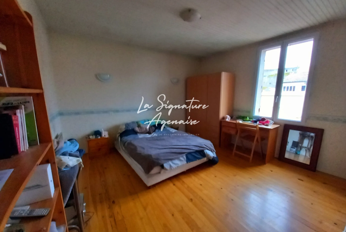 Maison de ville avec terrasse en centre-ville d'Agen à vendre 