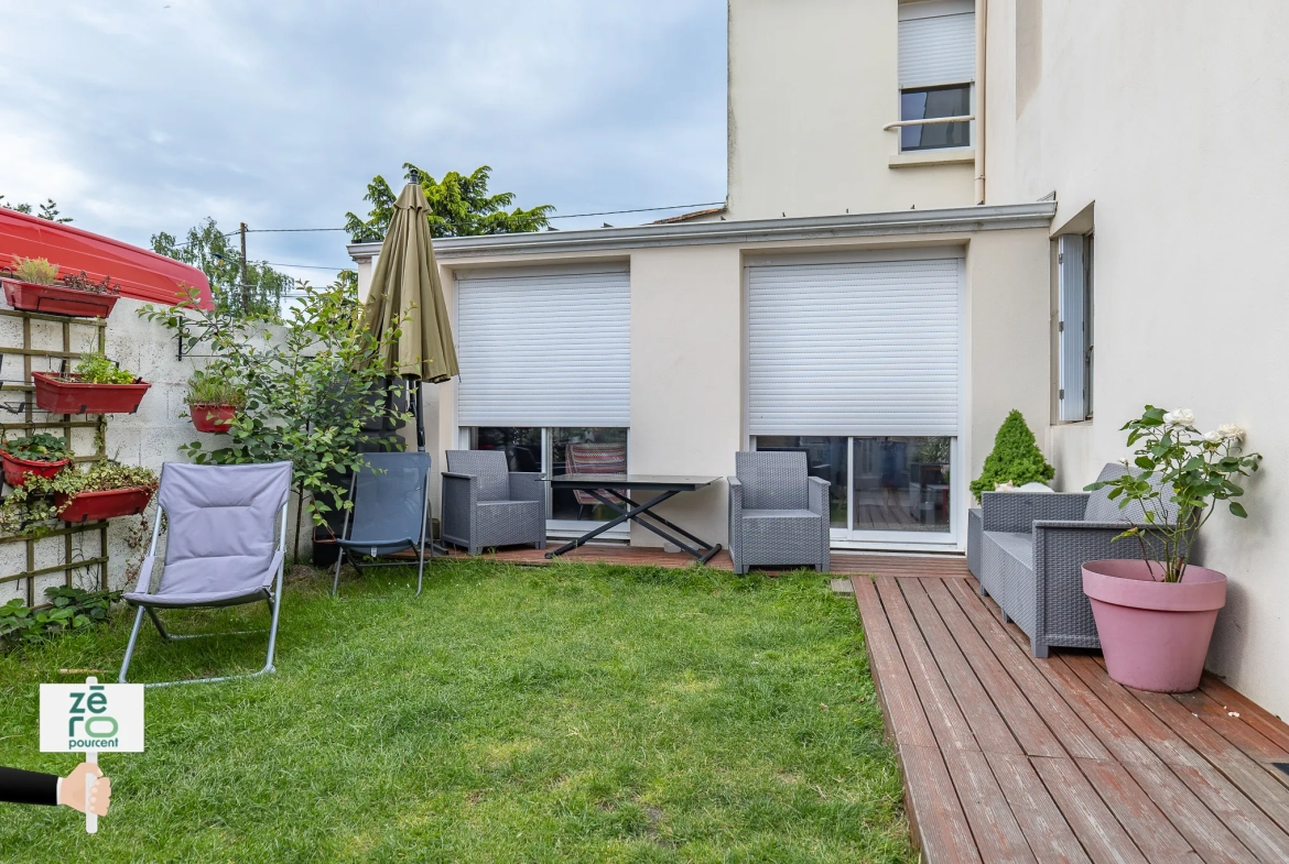 Maison familiale de 82 m² à Bouguenais avec jardin et proximité commodités 