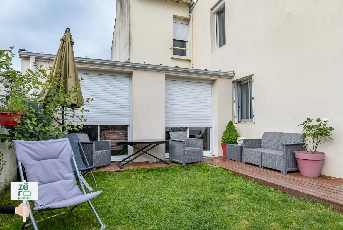 Maison familiale de 82 m² à Bouguenais avec jardin et proximité commodités 