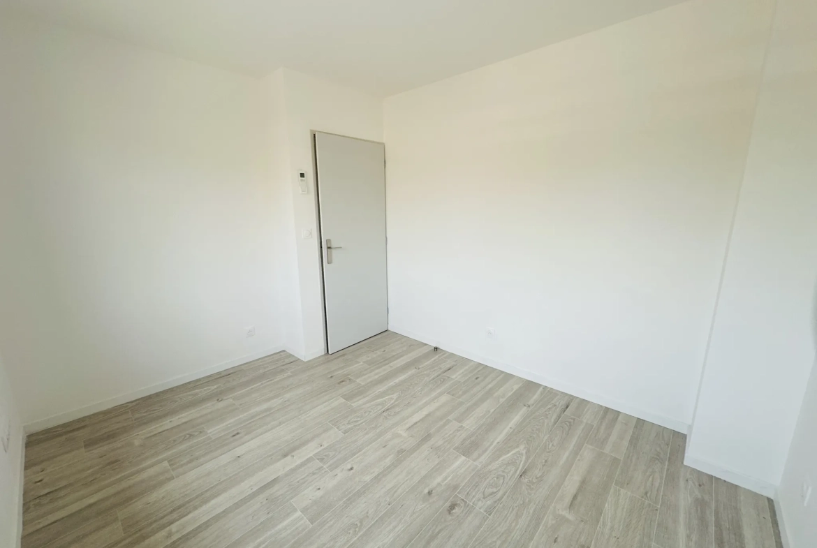 Maison rénovée avec 3 chambres, jardin et garage à Flers-en-Escrebieux 
