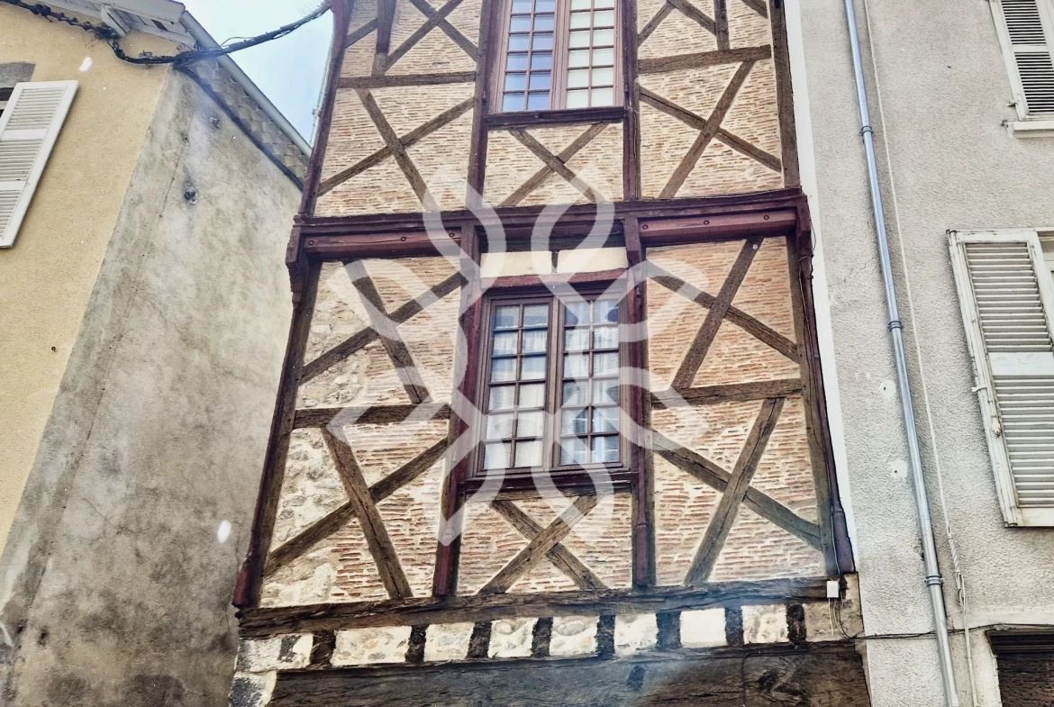 Immeuble à Brioude avec fort potentiel de rendement locatif en cœur de ville 