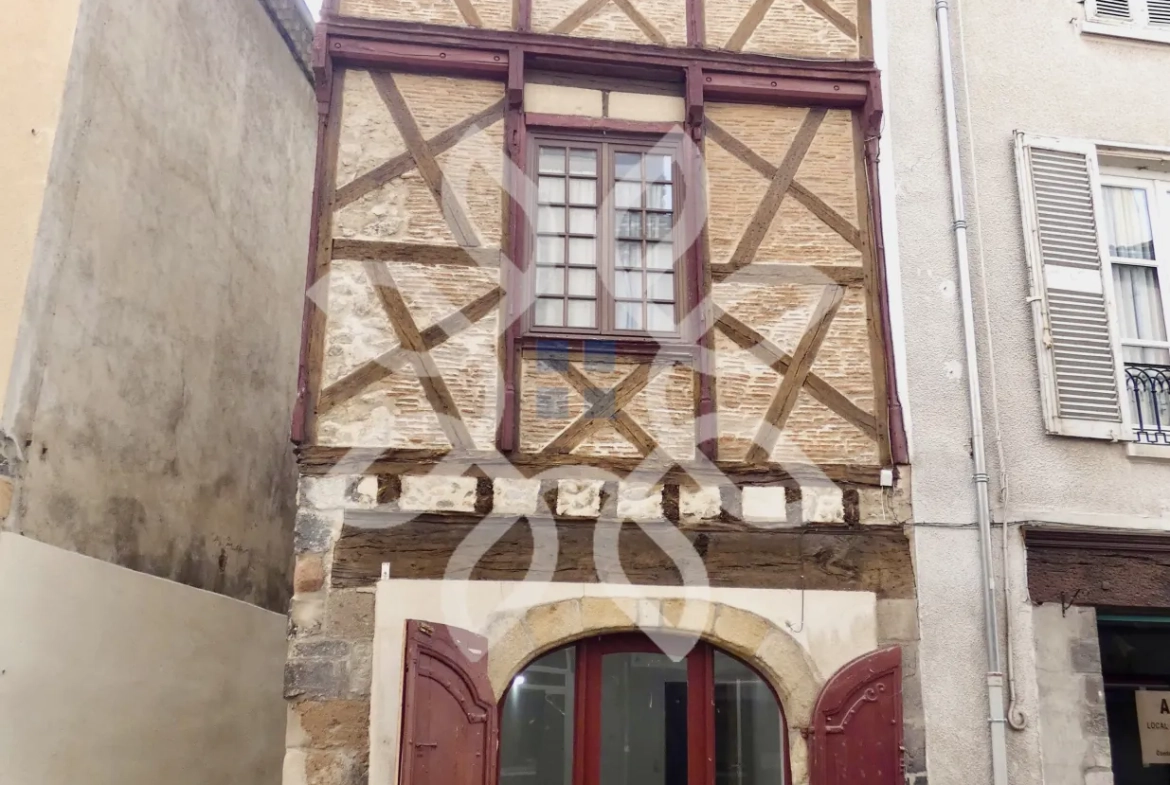 Immeuble à Brioude avec fort potentiel de rendement locatif en cœur de ville 