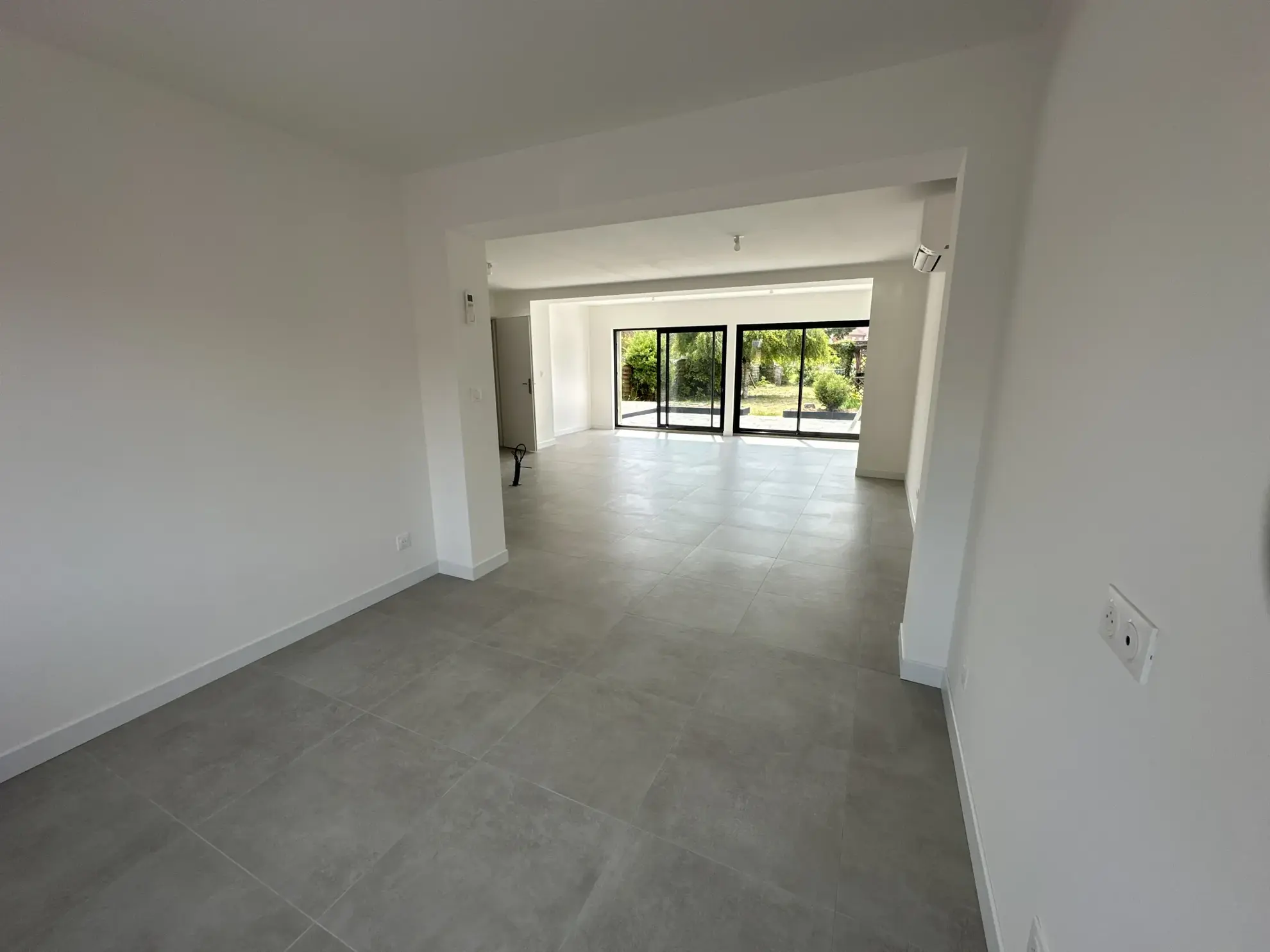 Maison rénovée avec 3 chambres, jardin et garage à Flers-en-Escrebieux 