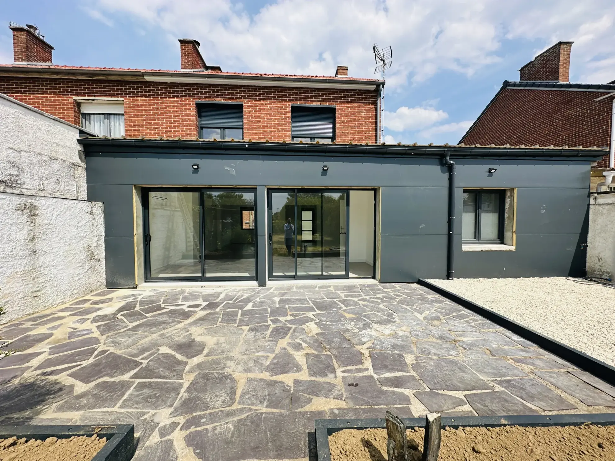 Maison rénovée avec 3 chambres, jardin et garage à Flers-en-Escrebieux 