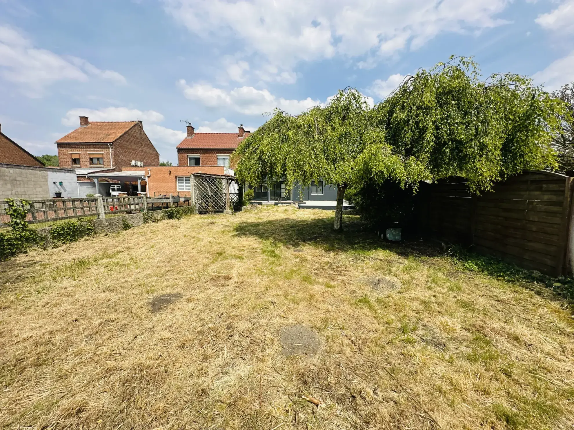 Maison rénovée avec 3 chambres, jardin et garage à Flers-en-Escrebieux 