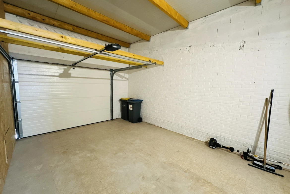 Maison rénovée avec 3 chambres, jardin et garage à Flers-en-Escrebieux 