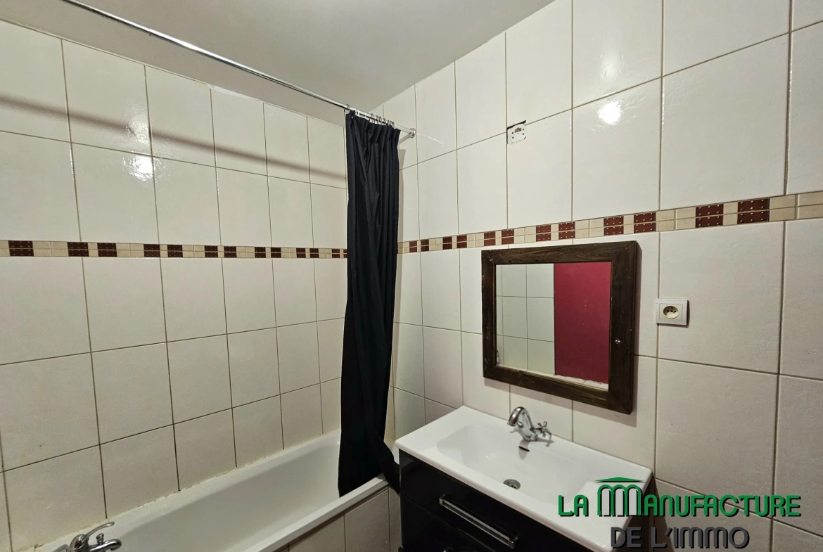 Appartement F4 lumineux de 82,70 m² à La Ricamarie, proche commodités 