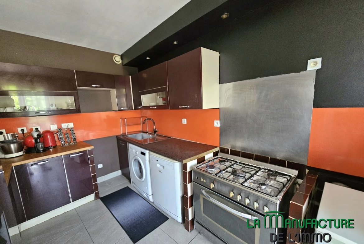 Appartement F4 lumineux de 82,70 m² à La Ricamarie, proche commodités 