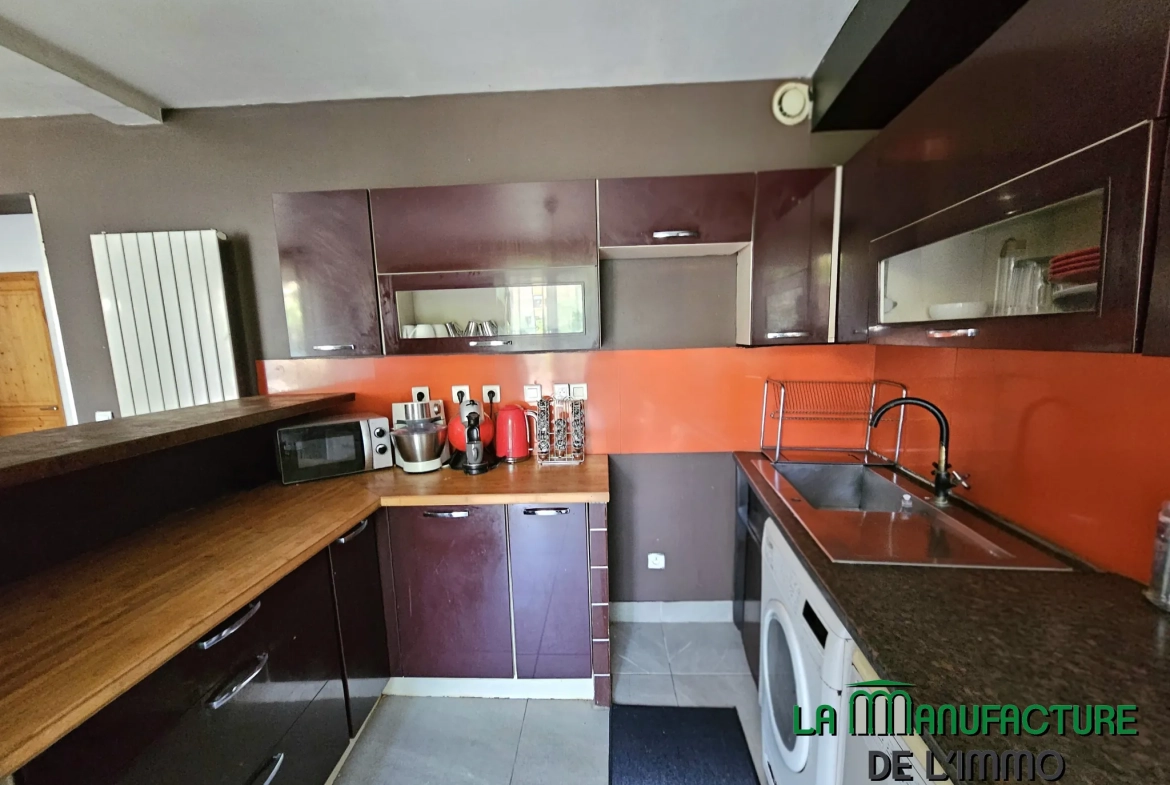 Appartement F4 lumineux de 82,70 m² à La Ricamarie, proche commodités 