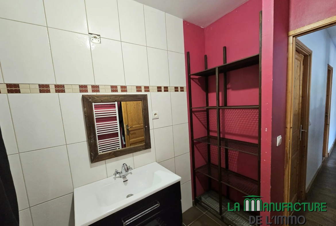 Appartement F4 lumineux de 82,70 m² à La Ricamarie, proche commodités 