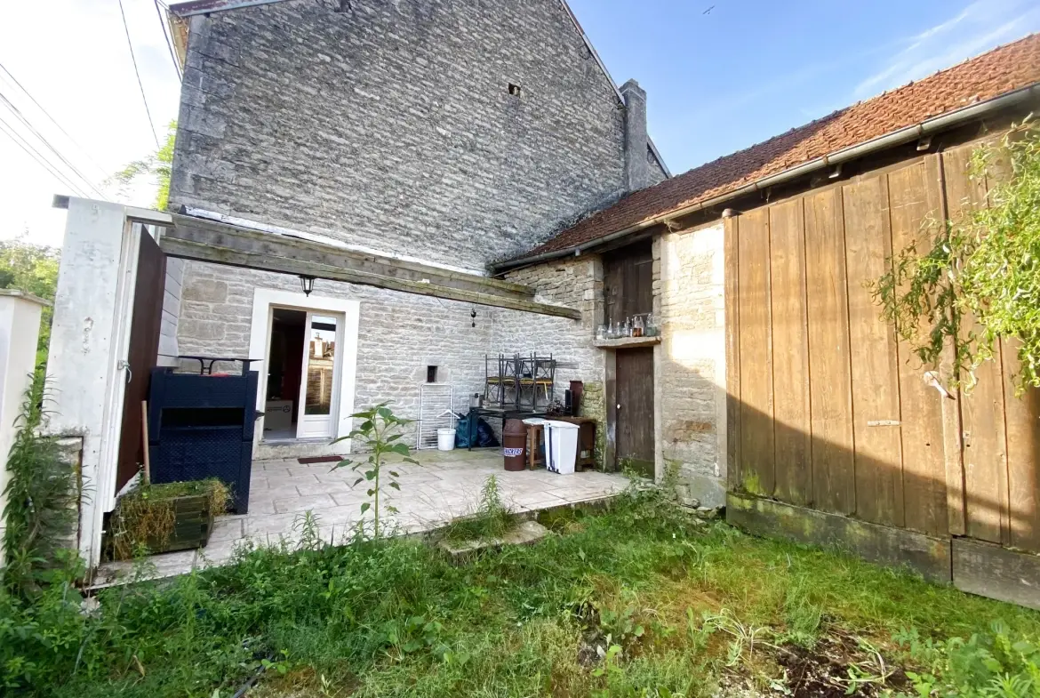 Maison à vendre à Blaisy-bas, proximité Dijon, 4 chambres, terrasse, garage, 169 500 € 
