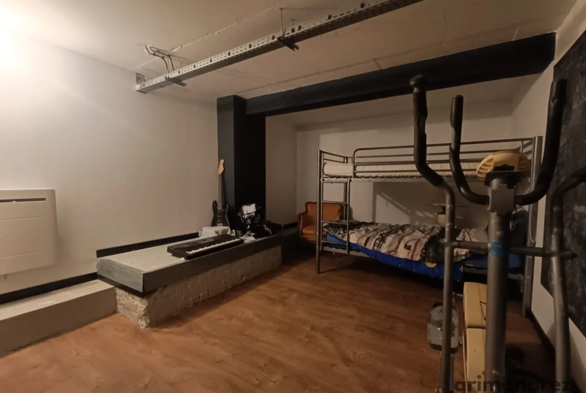 Magnifique loft de 6 pièces avec jardin à Roubaix, vue canal, proche centre-ville 