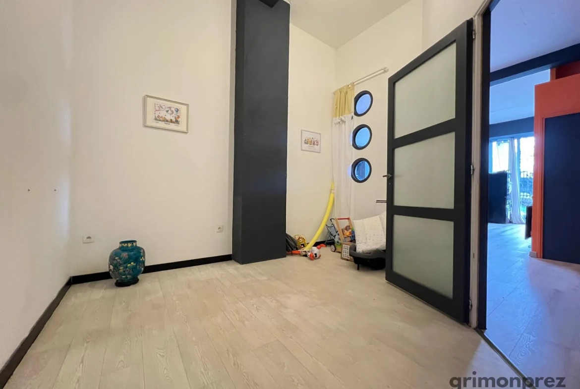 Magnifique loft de 6 pièces avec jardin à Roubaix, vue canal, proche centre-ville 