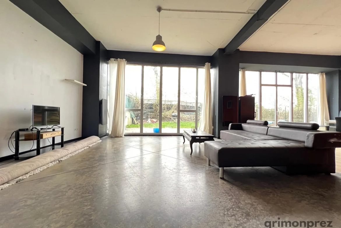 Magnifique loft de 6 pièces avec jardin à Roubaix, vue canal, proche centre-ville 