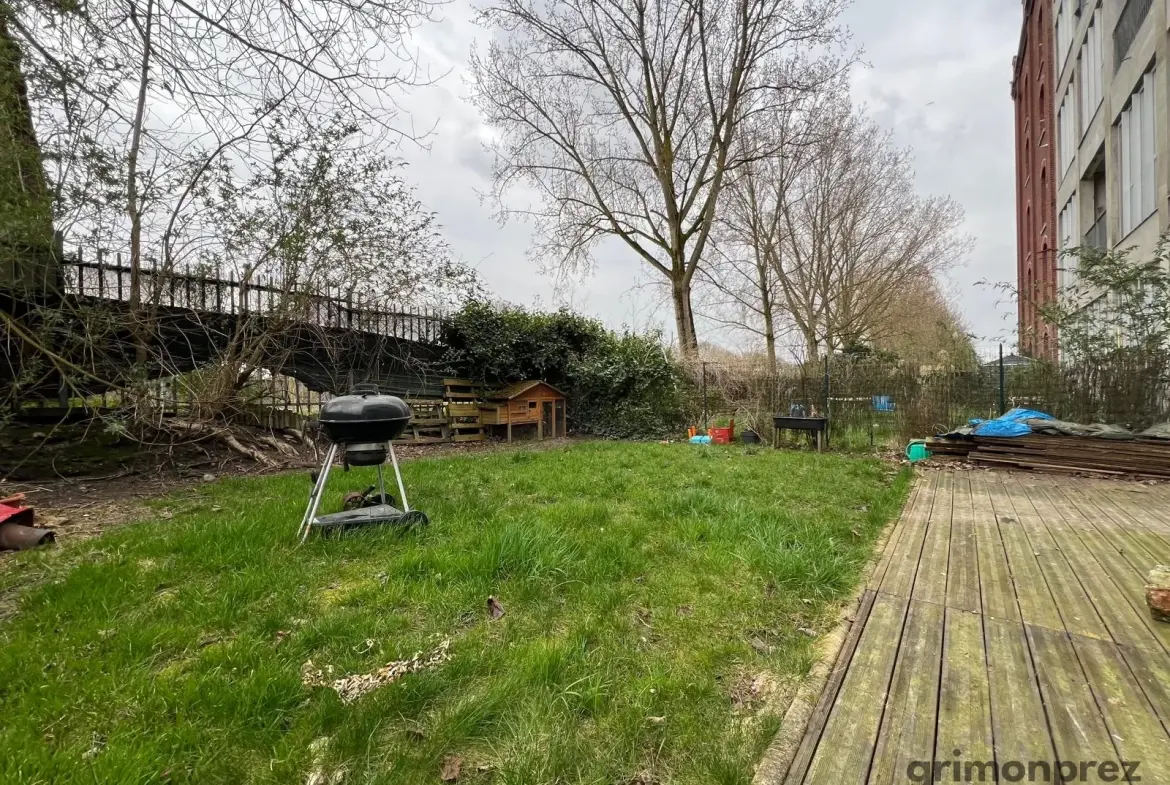 Magnifique loft de 6 pièces avec jardin à Roubaix, vue canal, proche centre-ville 