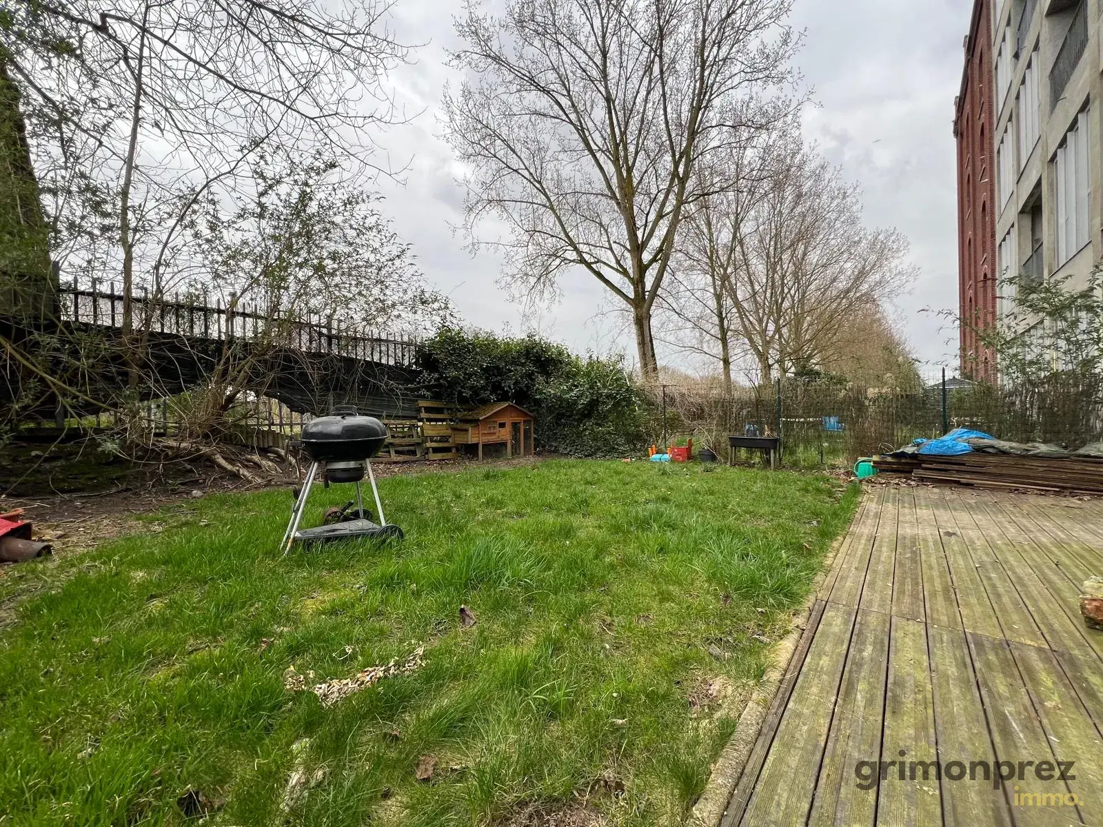 Magnifique loft de 6 pièces avec jardin à Roubaix, vue canal, proche centre-ville 
