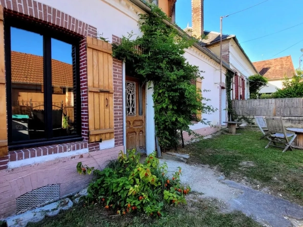 Maison de caractère rénovée avec jardin à Aix-Villemaur-Palis