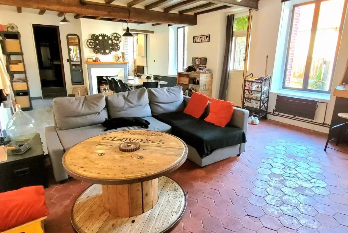 Maison de caractère rénovée avec jardin à Aix-Villemaur-Palis 