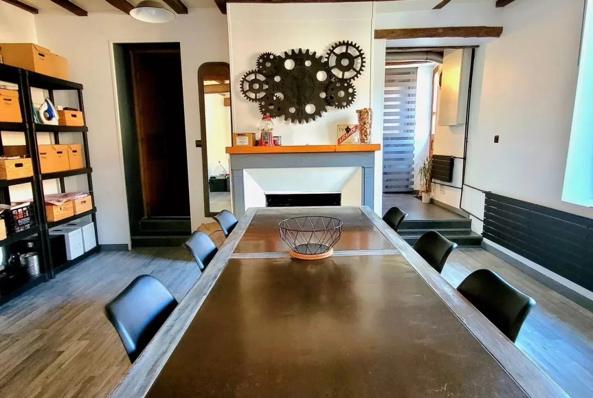 Maison de caractère rénovée avec jardin à Aix-Villemaur-Palis 