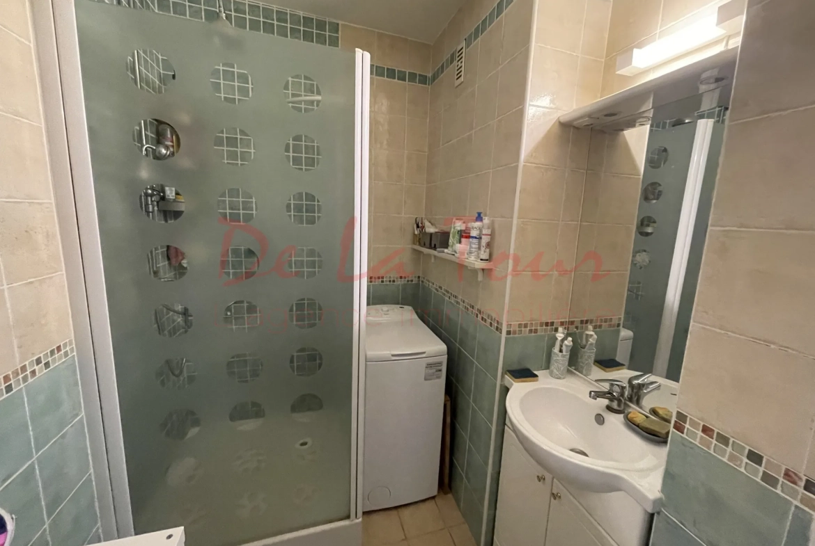 Appartement de Type 3 lumineux avec parking et cave à Marseille 