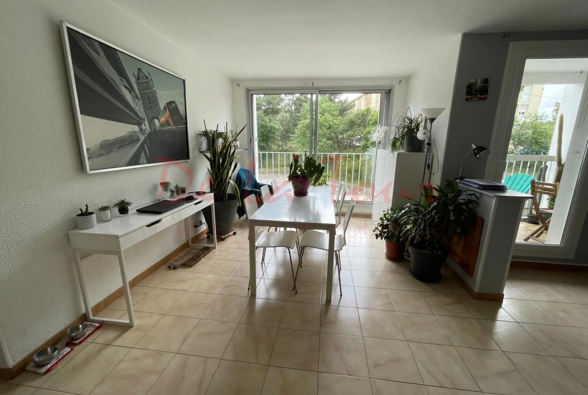 Appartement de Type 3 lumineux avec parking et cave à Marseille 
