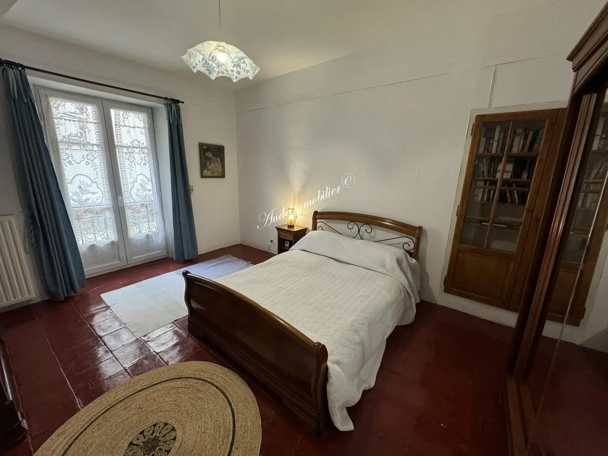 Maison de ville avec terrasse à Limoux, 115 m2, proche commerces 