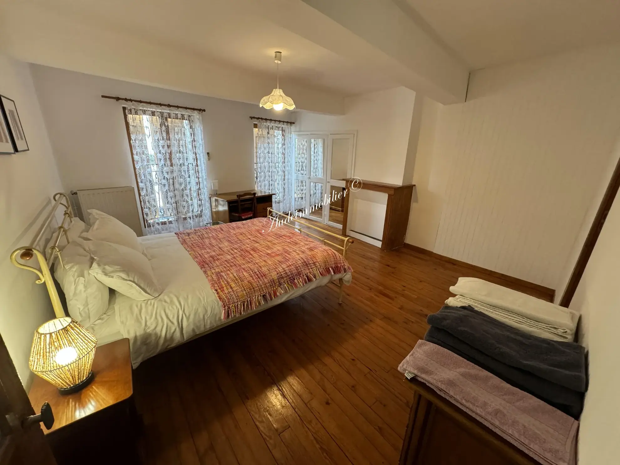 Maison de ville avec terrasse à Limoux, 115 m2, proche commerces 
