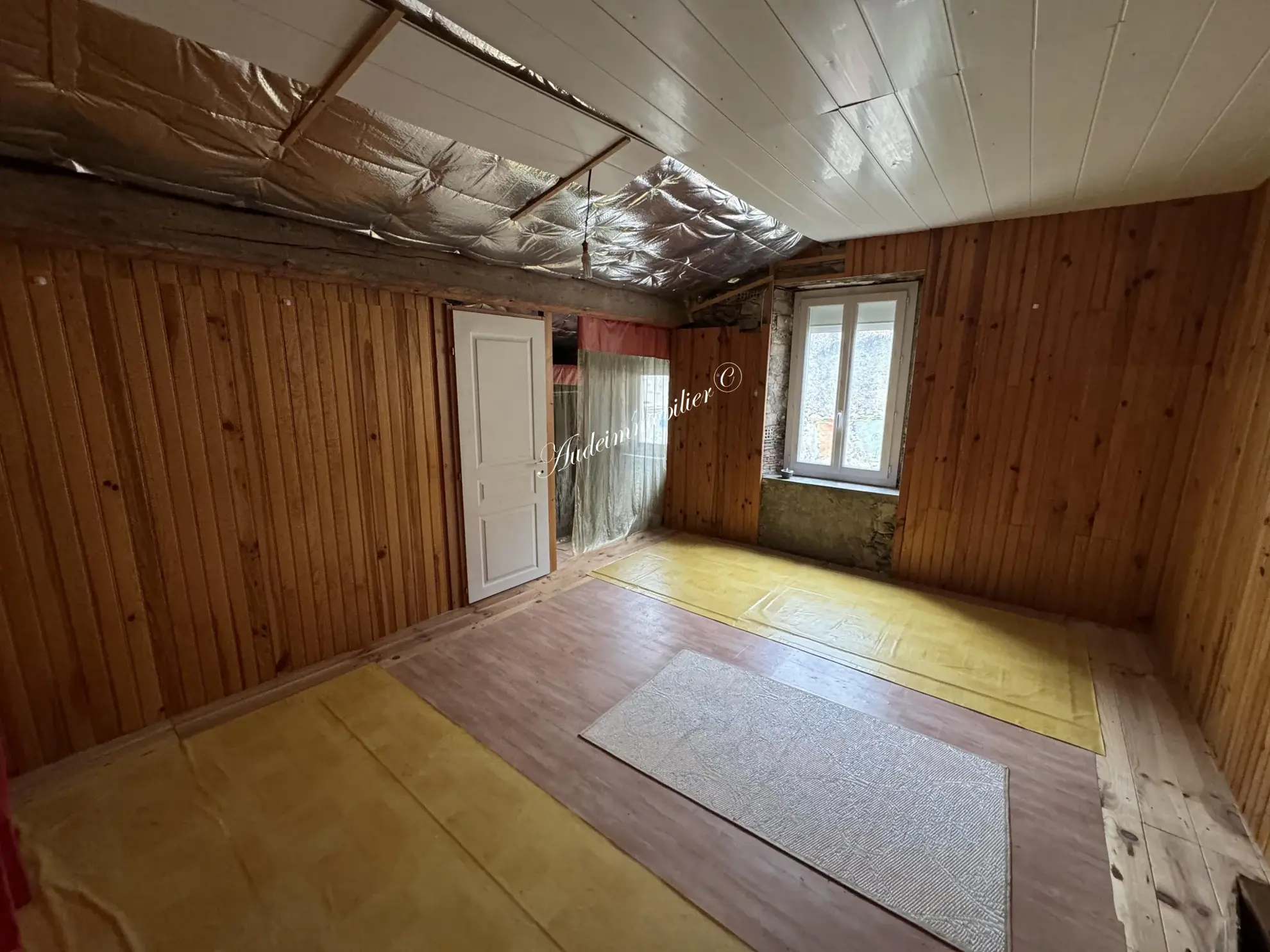 Maison de ville avec terrasse à Limoux, 115 m2, proche commerces 