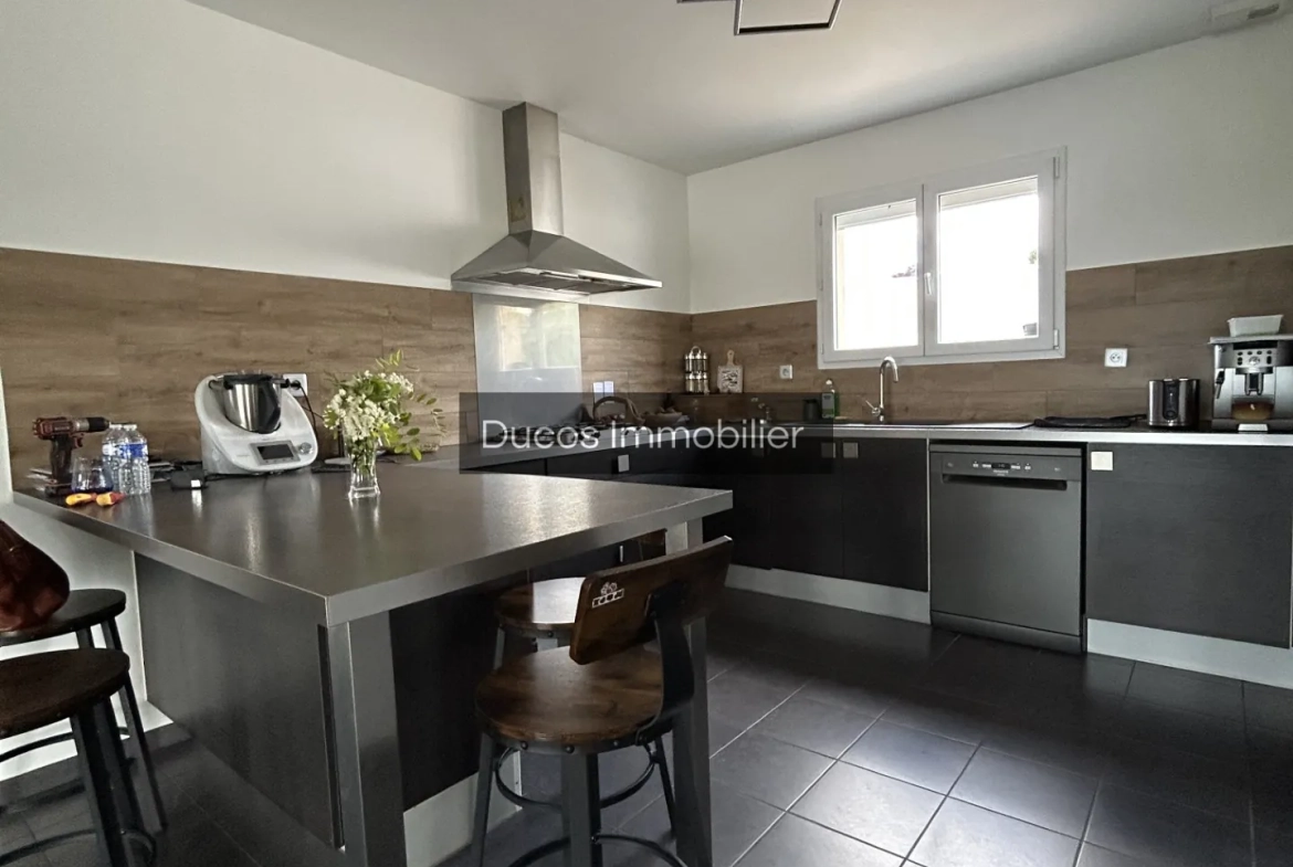 Maison familiale moderne à vendre près de Marmande avec grand garage et jardin clos 