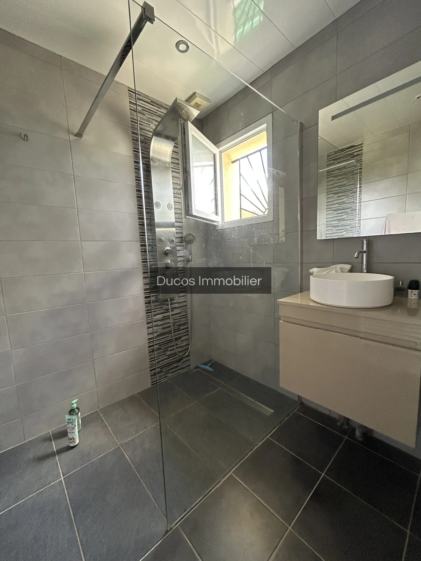 Maison familiale moderne à vendre près de Marmande avec grand garage et jardin clos 