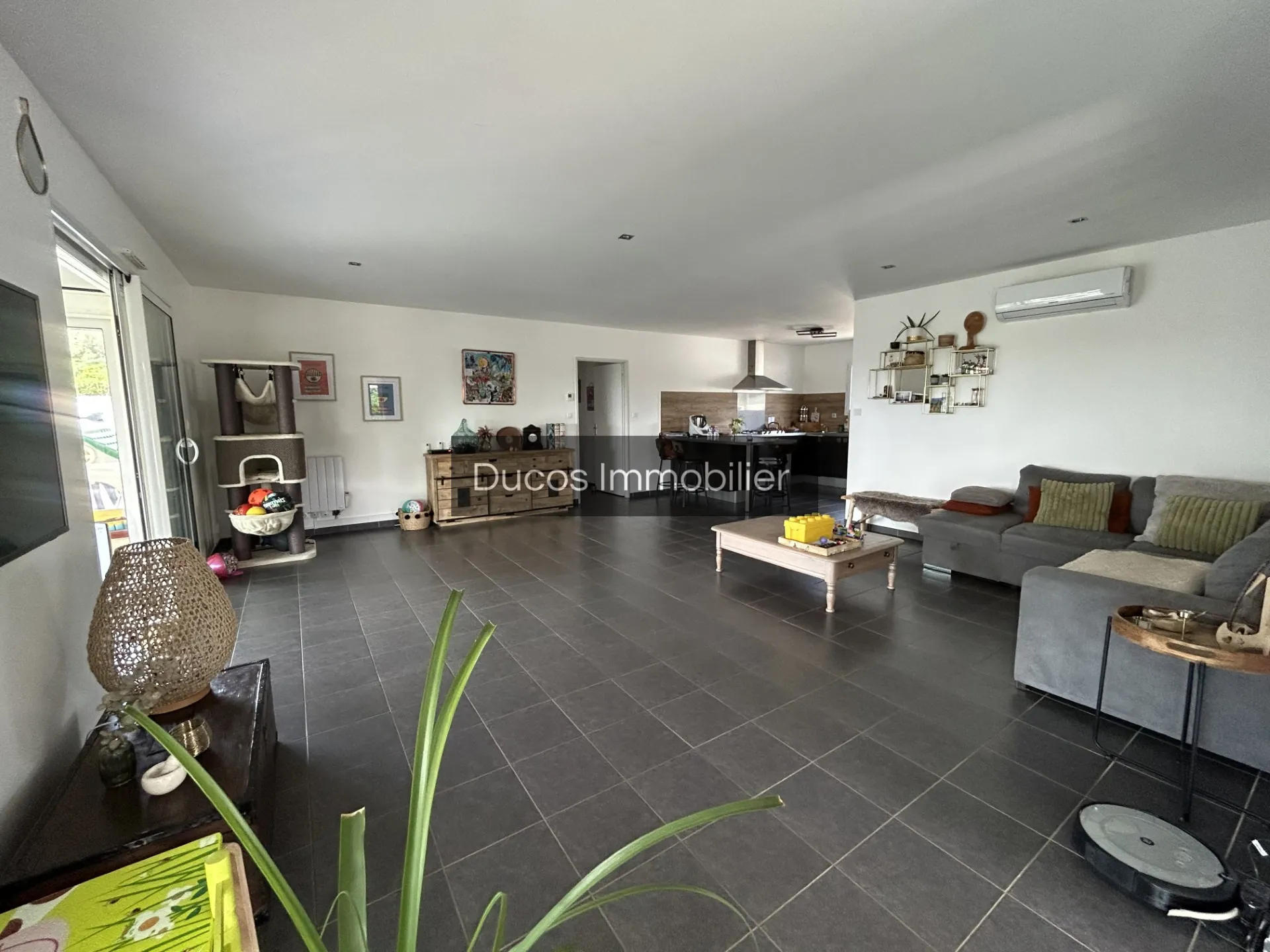 Maison familiale moderne à vendre près de Marmande avec grand garage et jardin clos 