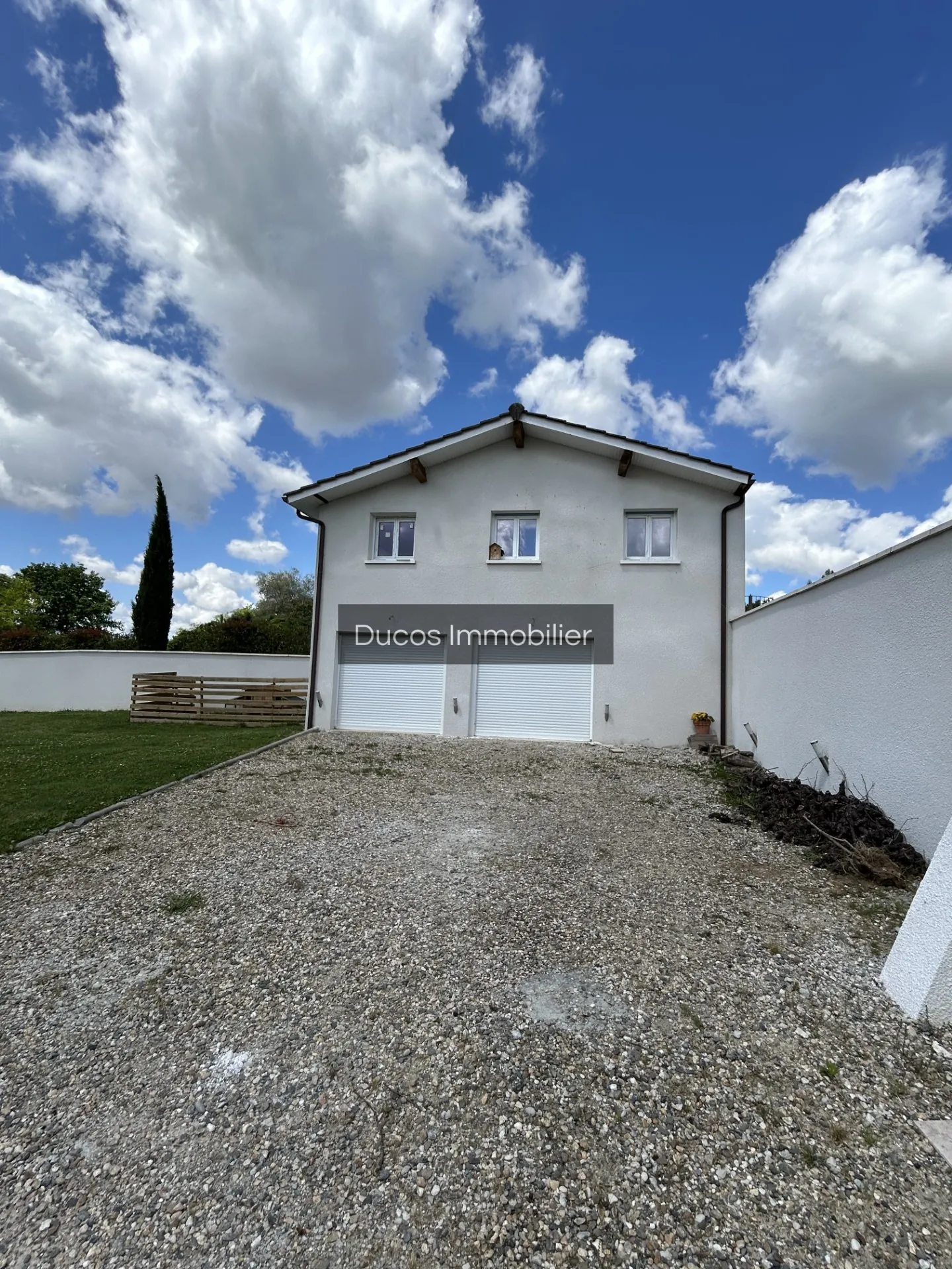 Maison familiale moderne à vendre près de Marmande avec grand garage et jardin clos 