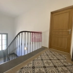Appartement 4 pièces rénové à Pignan, 79 m² Loi Carrez, avec balcon et duplex - Vue sud-est