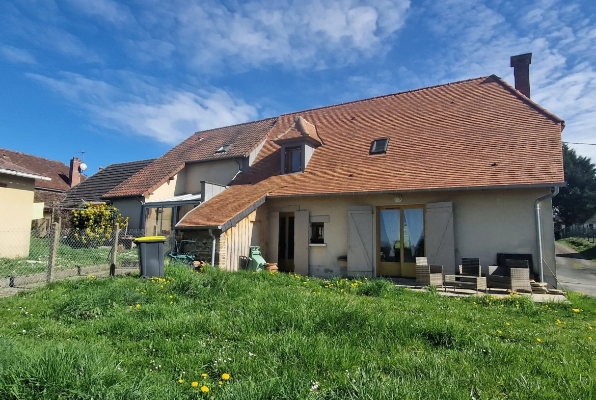 Maison à vendre à Lubersac avec 3 chambres, terrasse et travaux récents 