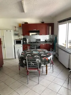Maison de plain-pied avec accès rivière à Magne - 230 000 € 
