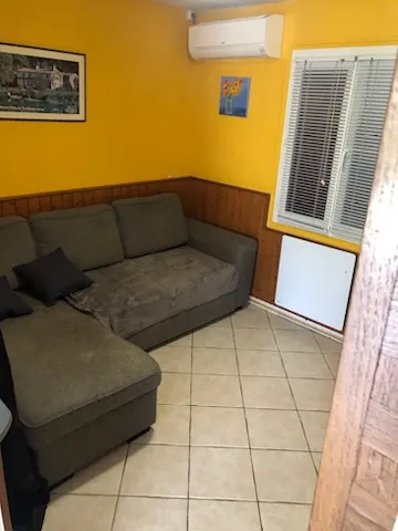 Maison de plain-pied avec accès rivière à Magne - 230 000 € 