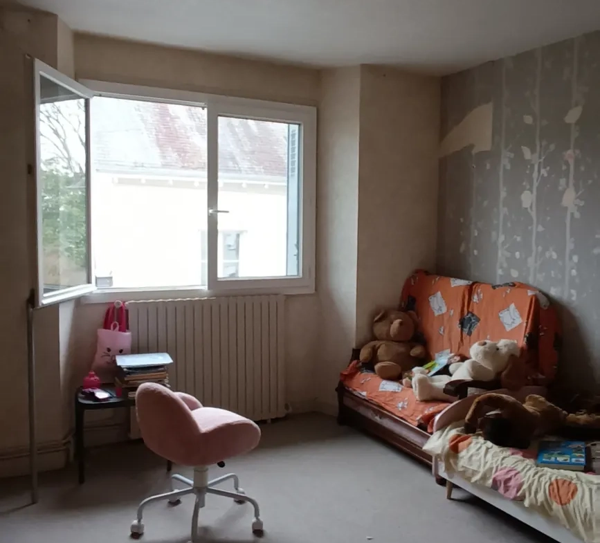 Maison familiale à Vierzon de 140 m² avec jardin et terrasse 