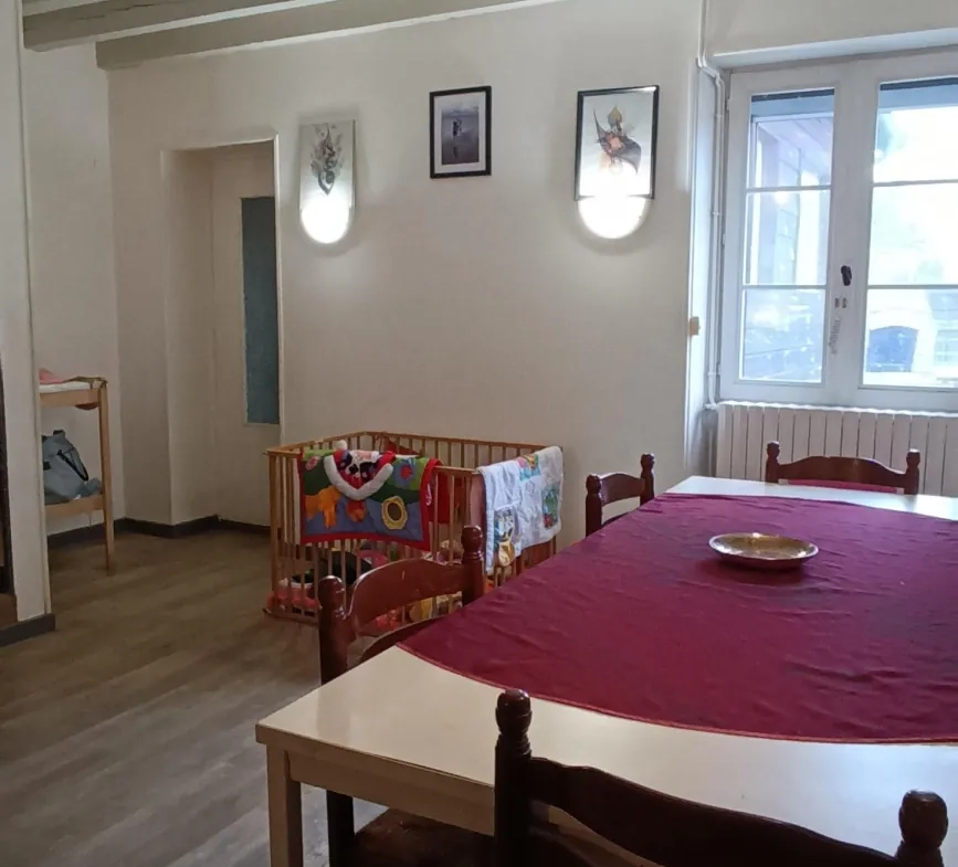 Maison familiale à Vierzon de 140 m² avec jardin et terrasse 